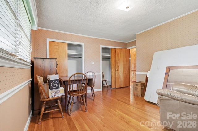 201 N Pine Street, Lowell, NC 28098