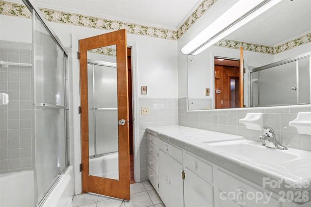 201 N Pine Street, Lowell, NC 28098