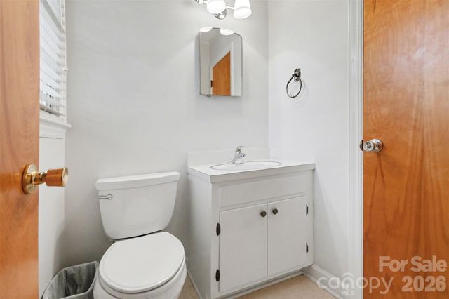 201 N Pine Street, Lowell, NC 28098