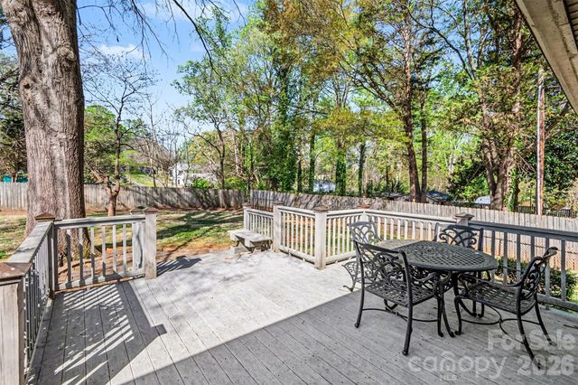 201 N Pine Street, Lowell, NC 28098