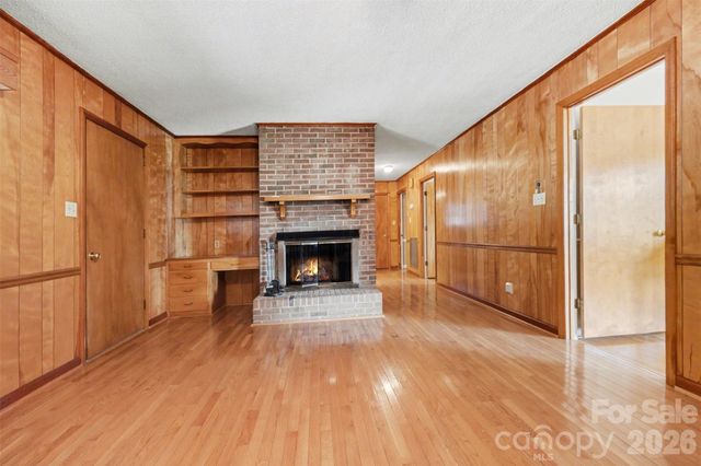 201 N Pine Street, Lowell, NC 28098