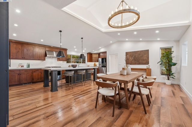 41 Bonita Ct, Walnut Creek, CA 94595