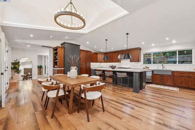 41 Bonita Ct, Walnut Creek, CA 94595