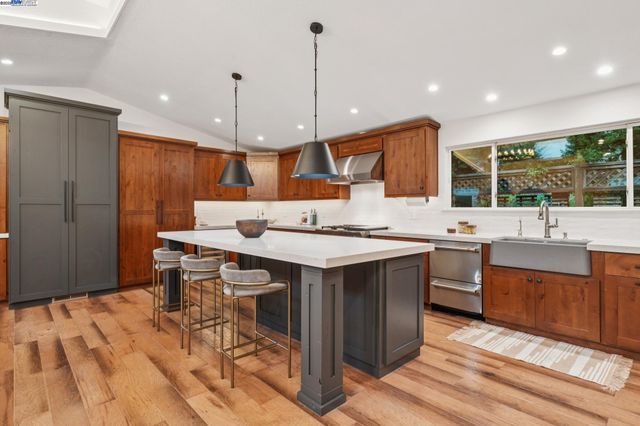 41 Bonita Ct, Walnut Creek, CA 94595