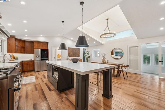 41 Bonita Ct, Walnut Creek, CA 94595