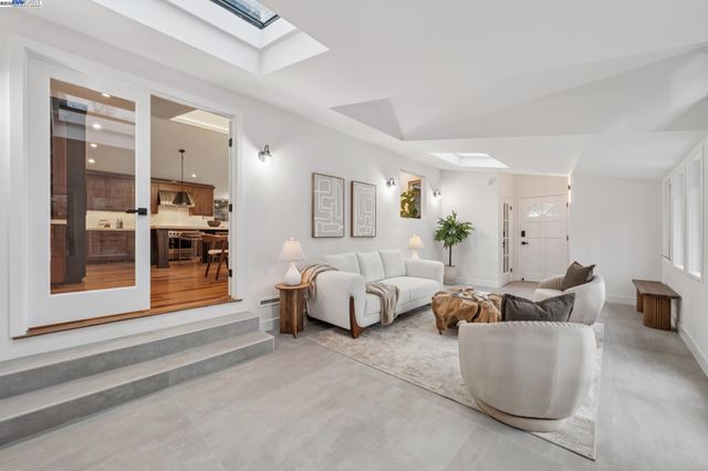 41 Bonita Ct, Walnut Creek, CA 94595