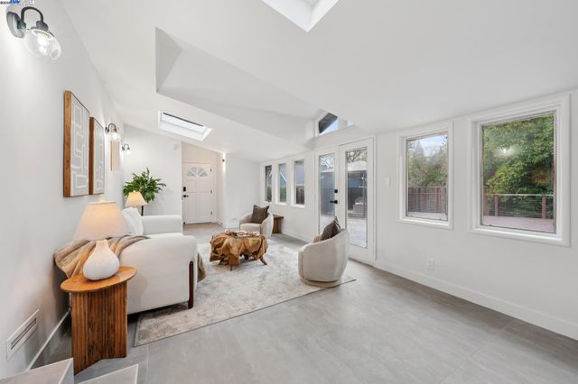 41 Bonita Ct, Walnut Creek, CA 94595