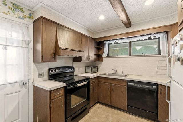 2377 Stewart Avenue, Westbury, NY 11590