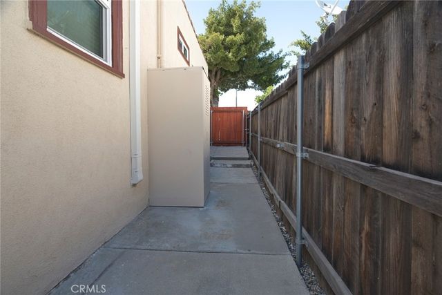 714 E Chapman Avenue, Fullerton, CA 92831