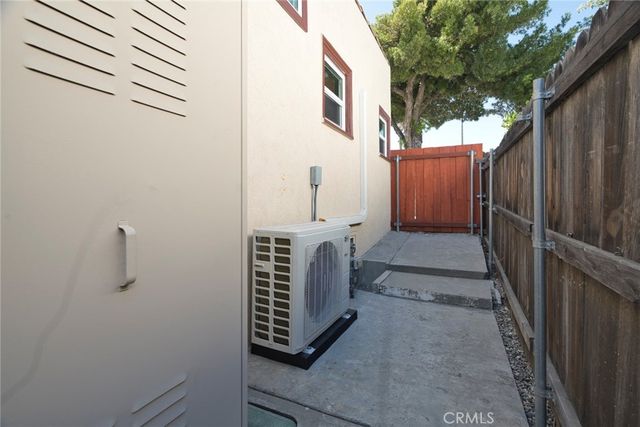 714 E Chapman Avenue, Fullerton, CA 92831