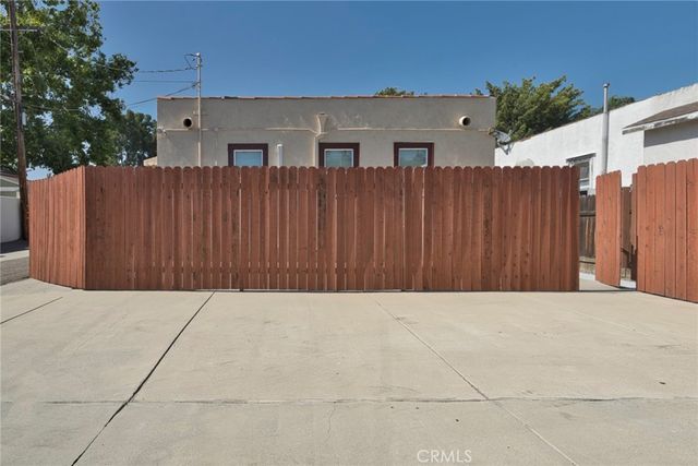 714 E Chapman Avenue, Fullerton, CA 92831