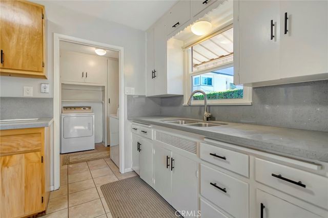 714 E Chapman Avenue, Fullerton, CA 92831