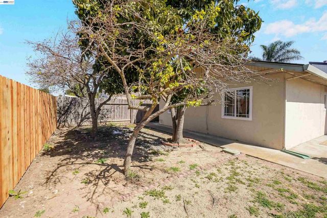 6241 Cotton Ave, Newark, CA 94560