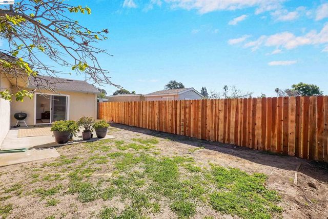 6241 Cotton Ave, Newark, CA 94560