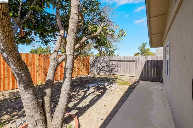 6241 Cotton Ave, Newark, CA 94560