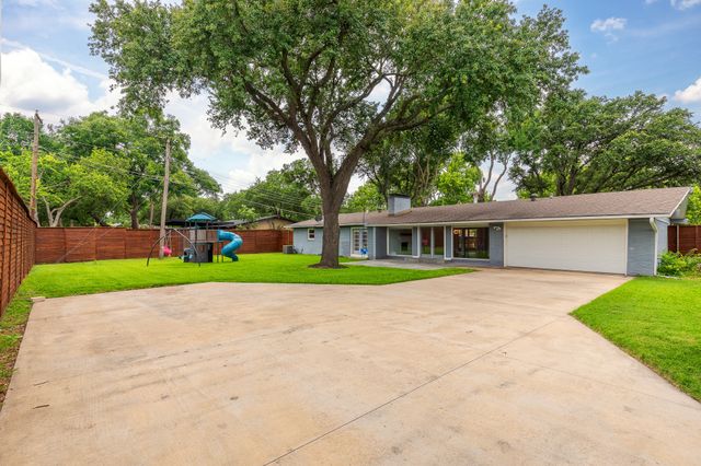 3672 Midpines Drive, Dallas, TX 75229