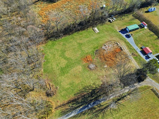 5220 Jones Chapel Rd, Cedar Hill, TN 37032