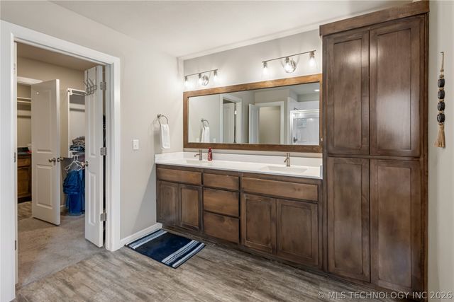 5109 S Walnut Creek Drive, Sand Springs, OK 74063