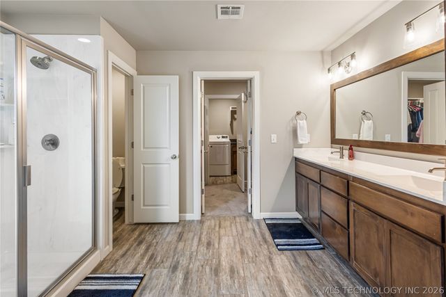 5109 S Walnut Creek Drive, Sand Springs, OK 74063