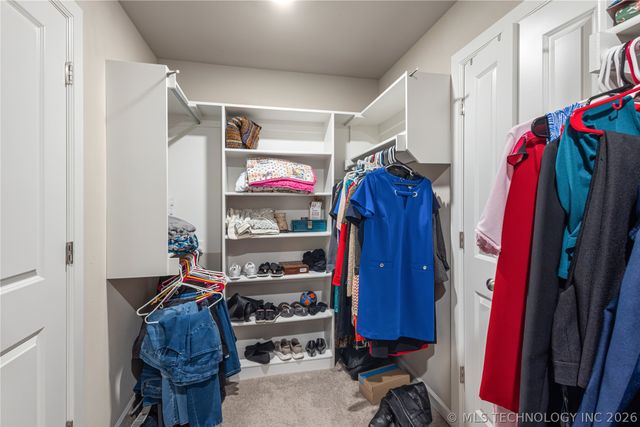 5109 S Walnut Creek Drive, Sand Springs, OK 74063