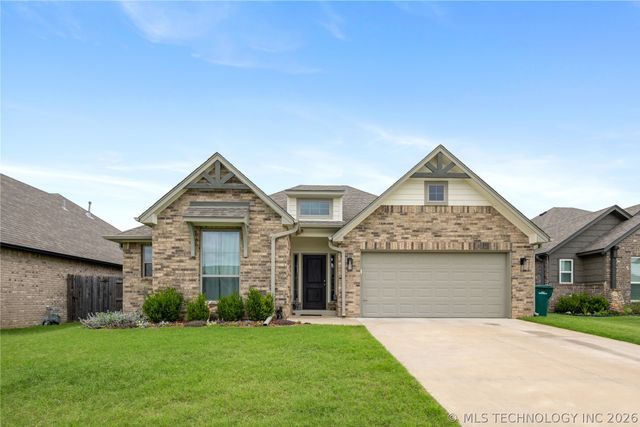 5109 S Walnut Creek Drive, Sand Springs, OK 74063