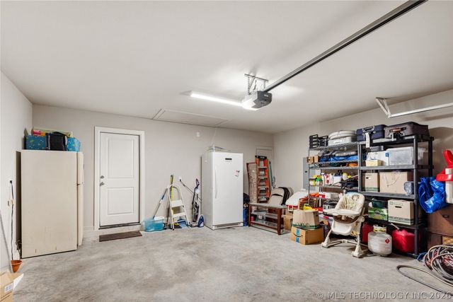 5109 S Walnut Creek Drive, Sand Springs, OK 74063