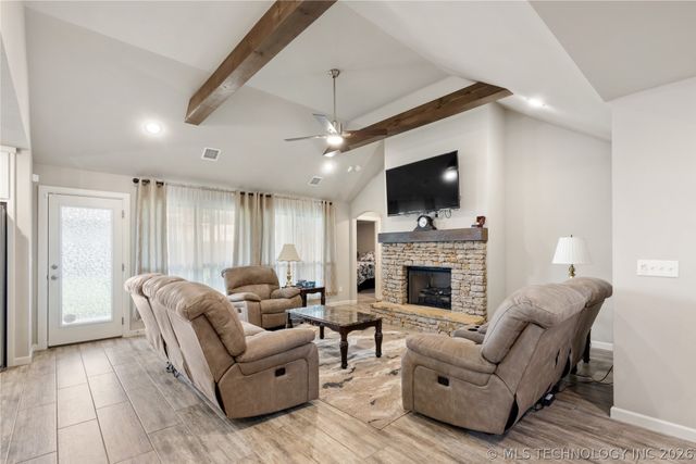 5109 S Walnut Creek Drive, Sand Springs, OK 74063
