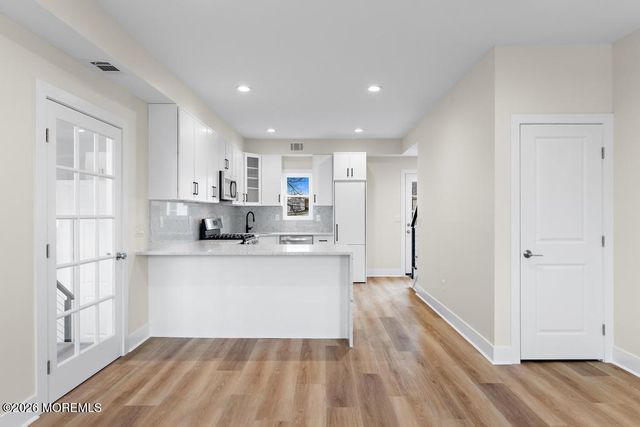 38 Navesink Avenue, North Middletown, NJ 07748