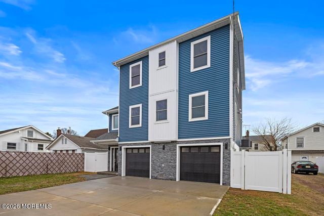 38 Navesink Avenue, North Middletown, NJ 07748