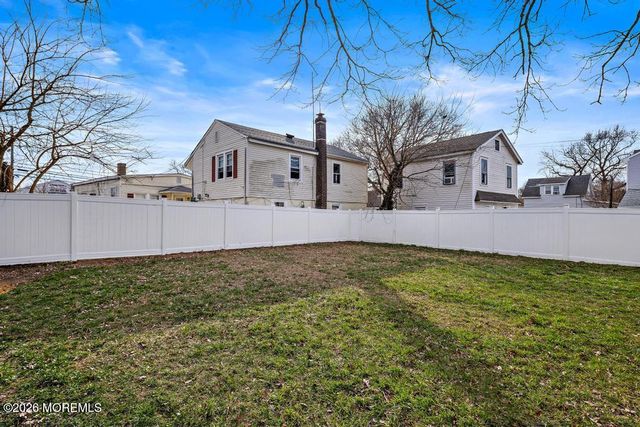 38 Navesink Avenue, North Middletown, NJ 07748