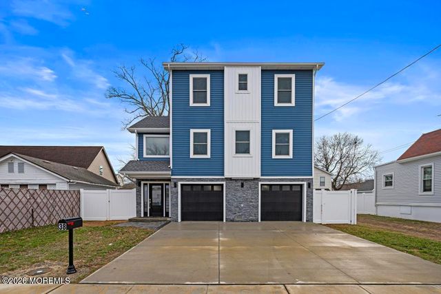 38 Navesink Avenue, North Middletown, NJ 07748