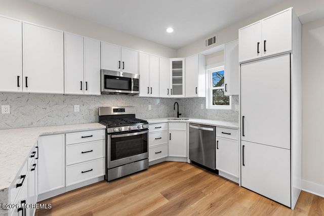 38 Navesink Avenue, North Middletown, NJ 07748