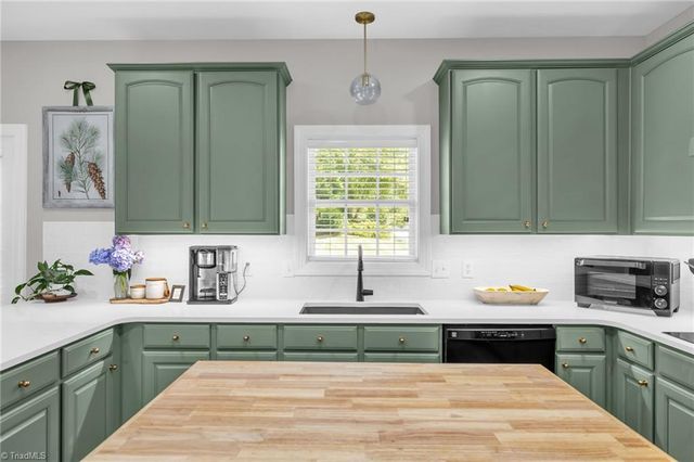 217 Oakmont Park Court, Kernersville, NC 27284