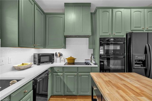 217 Oakmont Park Court, Kernersville, NC 27284