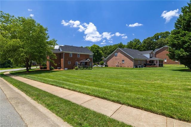 217 Oakmont Park Court, Kernersville, NC 27284