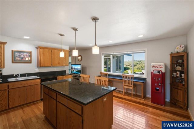 7683 Parker Ln SE, Turner, OR 97392