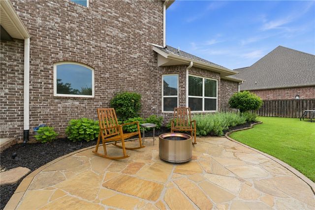 6107 28th Street, Rogers, AR 72758