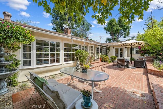 5132 Quakertown Avenue, Woodland Hills, CA 91364