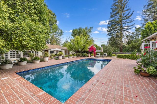 5132 Quakertown Avenue, Woodland Hills, CA 91364