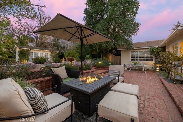 5132 Quakertown Avenue, Woodland Hills, CA 91364