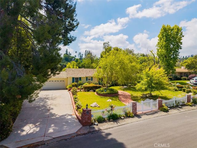 5132 Quakertown Avenue, Woodland Hills, CA 91364