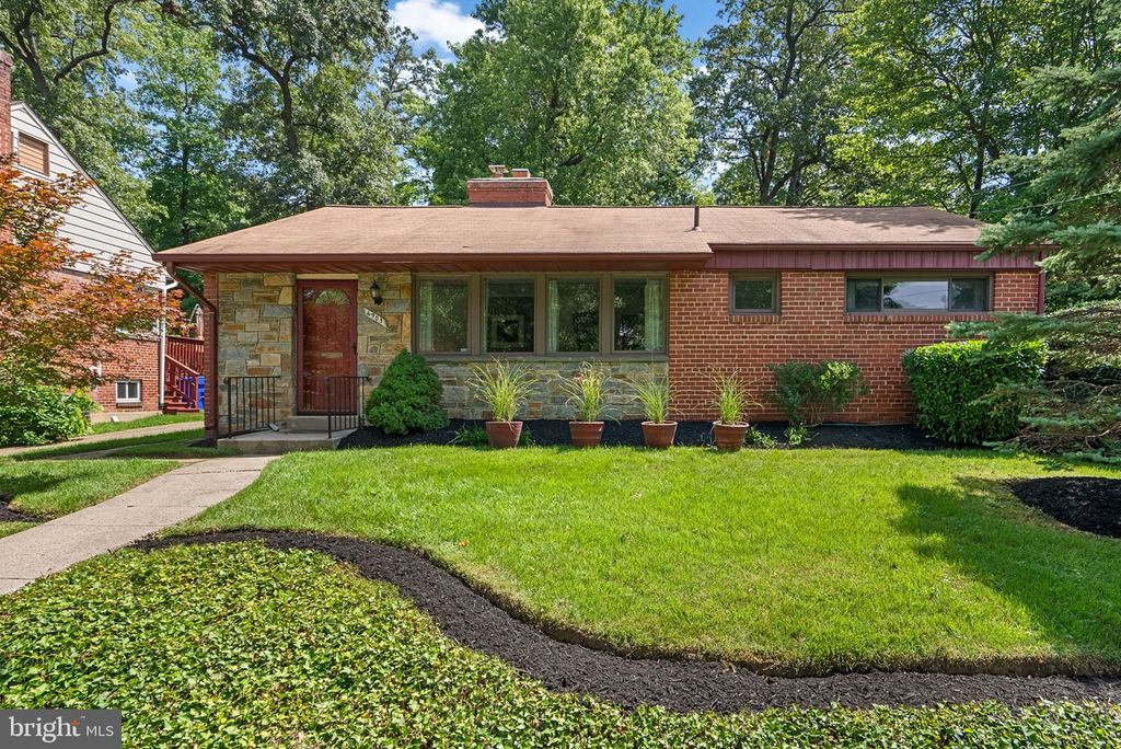 6903 40TH AVE, University Park, MD 20782