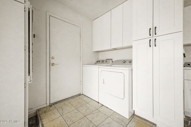 6893 S LAKE FOREST Court, Chandler, AZ 85249