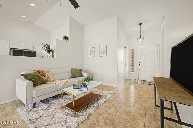 6893 S LAKE FOREST Court, Chandler, AZ 85249