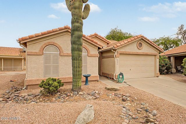 6893 S LAKE FOREST Court, Chandler, AZ 85249