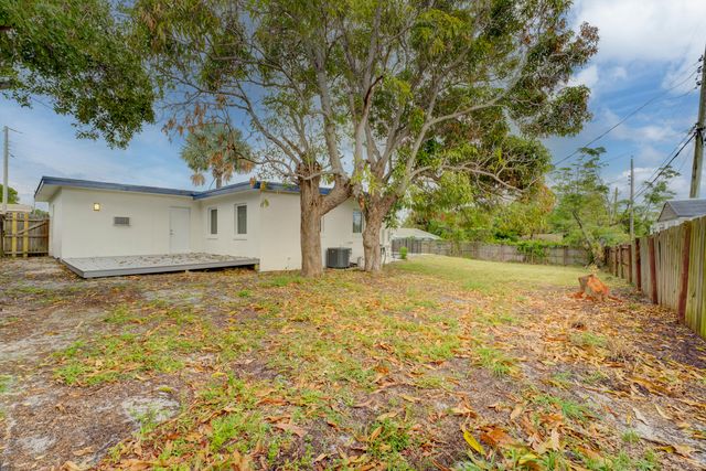 840 Bradley Street, West Palm Beach, FL 33405