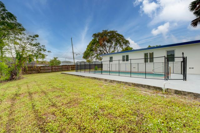 840 Bradley Street, West Palm Beach, FL 33405
