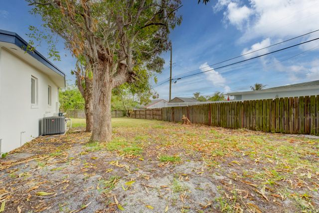 840 Bradley Street, West Palm Beach, FL 33405