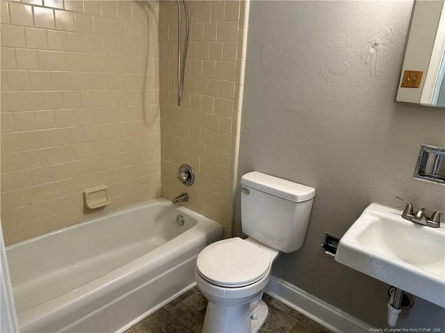 5622 Carson Drive, Fayetteville, NC 28303