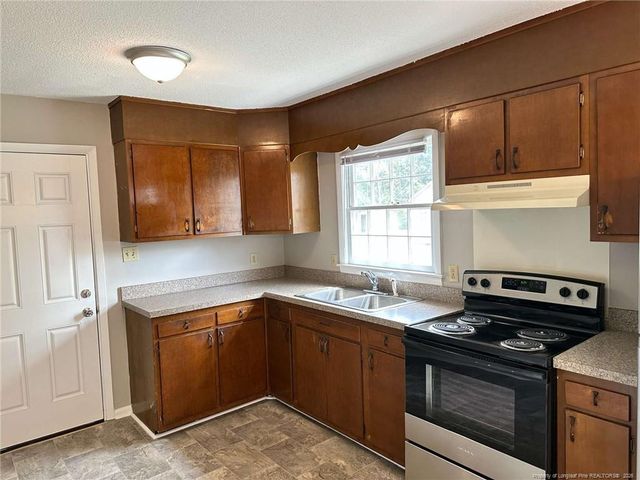 5622 Carson Drive, Fayetteville, NC 28303